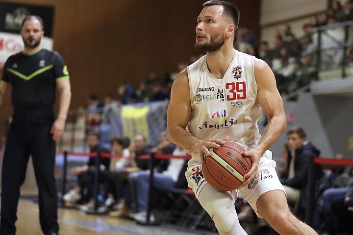 C (34)