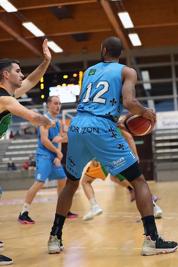C (16)
