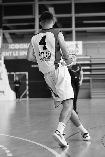 J (35)